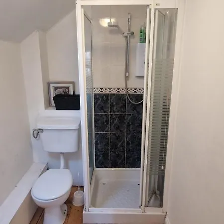 Daire Spacious Riverside 2bd Mid - Above Bar&venue Cork